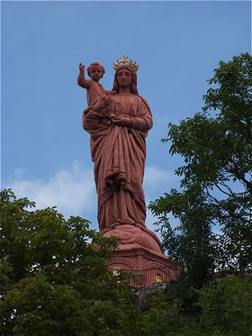 marylepuy Statue on top of the hill at Le Puy
